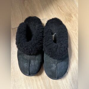 UGG Women's Coquette Slipper size 5